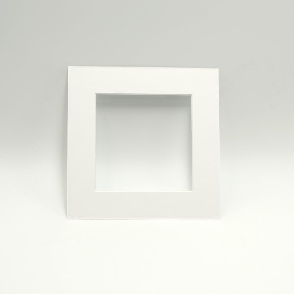 Pasportas 50x50/30x30 baltas